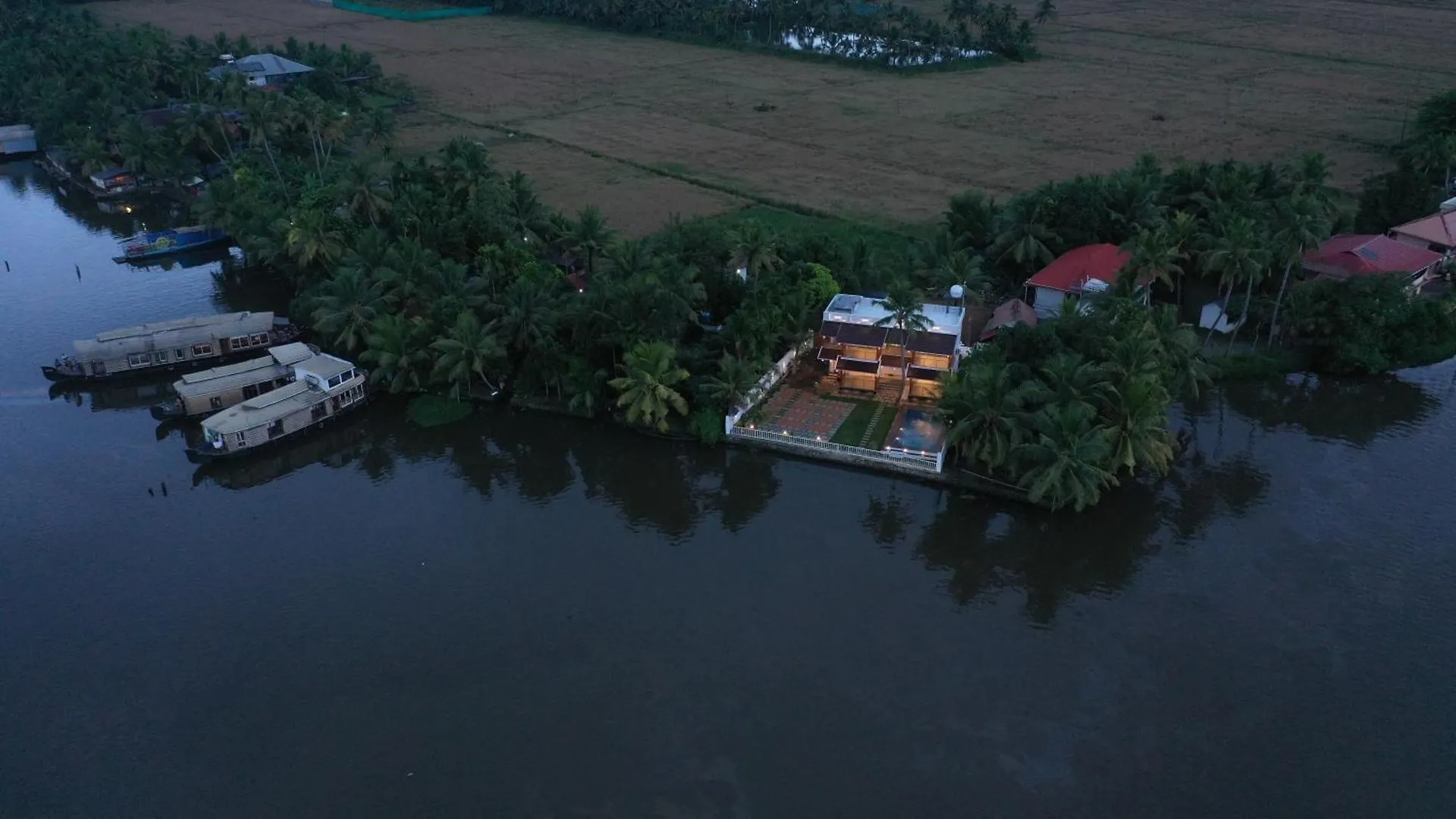 Kumarakom Sunview 0*,  India